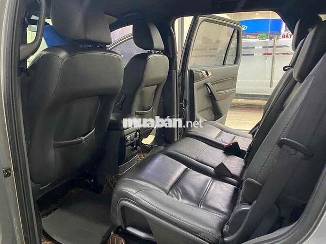 Ford Everest 2016 Titanium 2.2L 4x2 AT - 84000 km