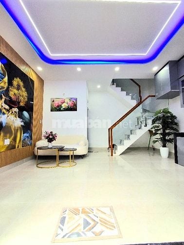 Nhà  ngang 5m đúc 1 lầu  nhà mới vào ở liền 