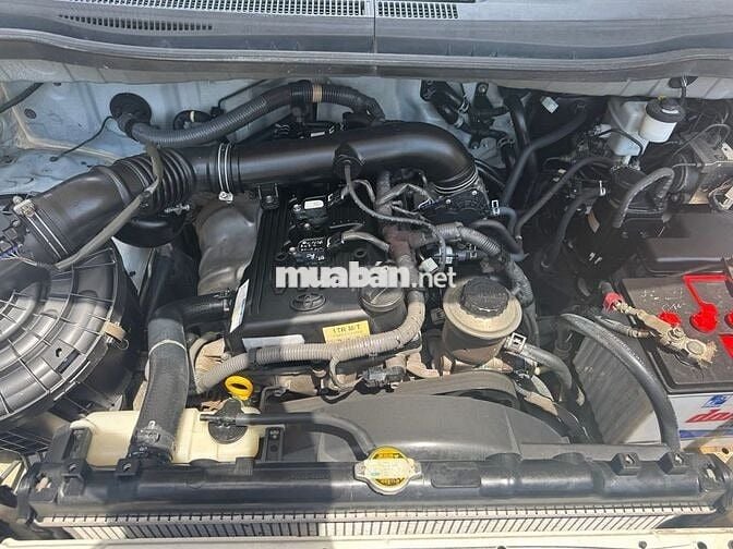 Toyota Innova 2015 E - 140000 km