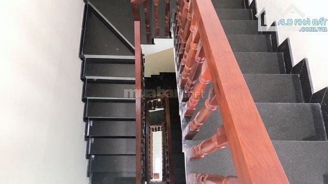BÁN NHÀ ĐỐI DIỆN VẠN PHÚC CITY, 60m2, 4 TẦNG Ô TÔ ĐỔ TRONG NHÀ 2tỷ.SHR