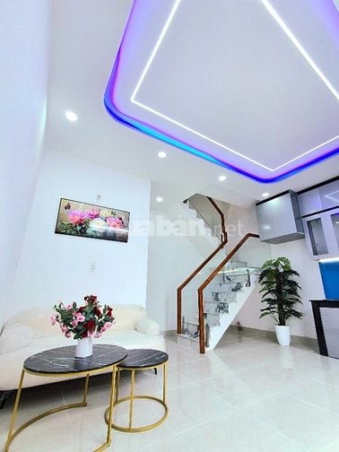 Nhà  ngang 5m đúc 1 lầu  nhà mới vào ở liền 
