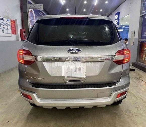 Ford Everest 2016 Titanium 2.2L 4x2 AT - 84000 km