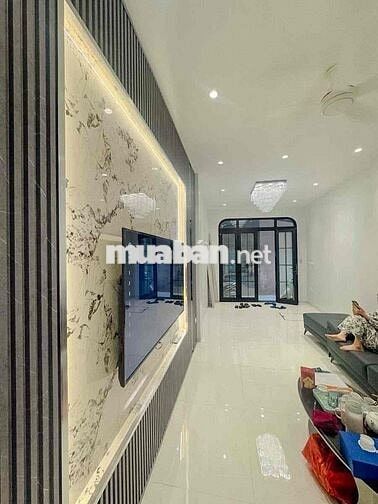 Rẻ Còn Ngon! Đống đa 6 tầng thang máy, 46m oto kinh doanh, hơn 8đ
