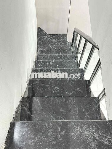 CHÍNH CHỦ BÁN CĂN TẬP THỂ NGHĨA TÂN - CẦU GIẤY 2 tầng,3ngủ nhỉnh 3tỷ