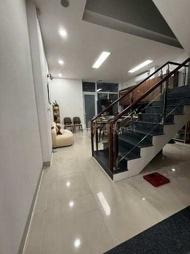 Bán nhà mặt tiền đường Phạm Huy Thông P6, quận gò vấp, giá 21 tỷ