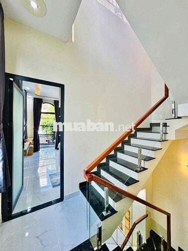 Bán mặt tiền đường số 7 p3 gò vấp