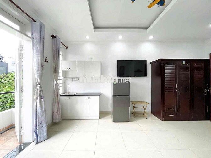 STUDIO BAN CÔNG, FULL NỘI THẤT GẦN RMIT, VÒNG XOAY TRUNG SƠN QUẬN 8