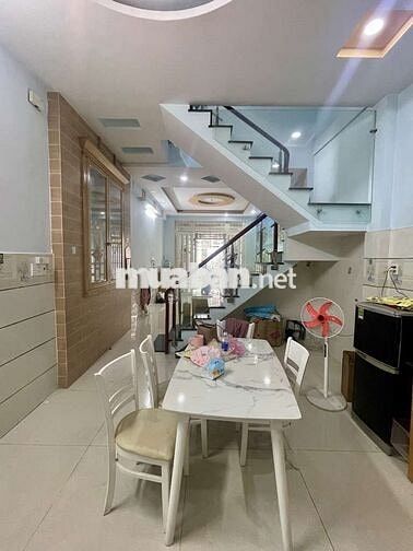Bán nhà giáp ngã tư bốn xã, 56m2, nhỉnh 5 tỷ