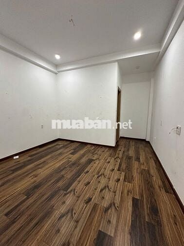 nhà VIP trục đường chính Tỉnh Lộ 10, thang máy, hẻm 5m, s sàn 400m2