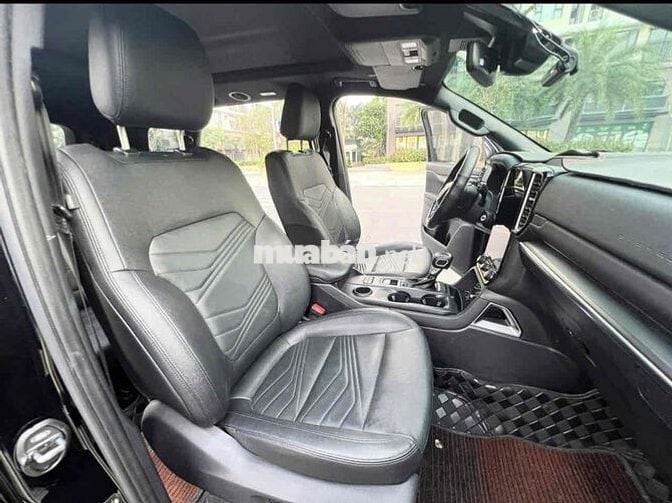 Everest 2023 Titanium 2.0L 4x2 AT - 40000km Giá TL