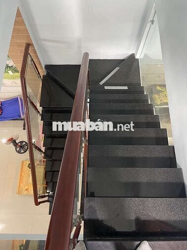 Bán nhà giáp ngã tư bốn xã, 56m2, nhỉnh 5 tỷ