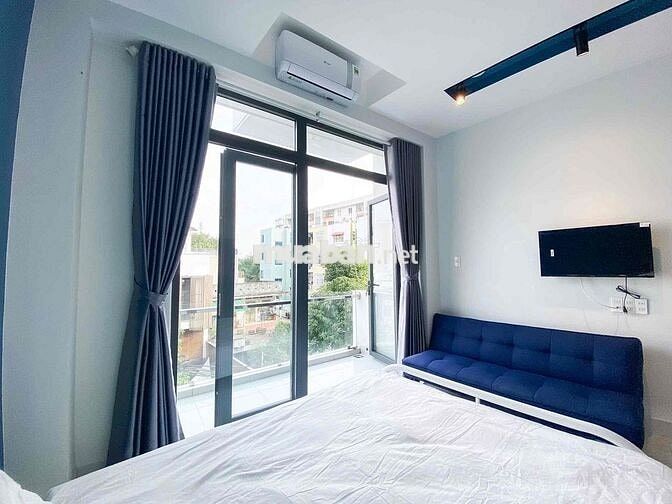 Căn Hộ Studio Ban Công 22m2 - Thang Máy - Khu Ẩm Thực Phan Xích Long