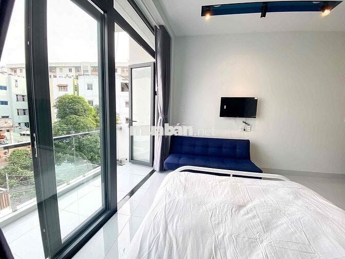 Căn Hộ Studio Ban Công 22m2 - Thang Máy - Khu Ẩm Thực Phan Xích Long