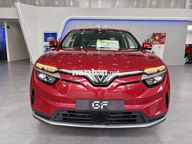 VinFast VF8 2024 S - 25 km