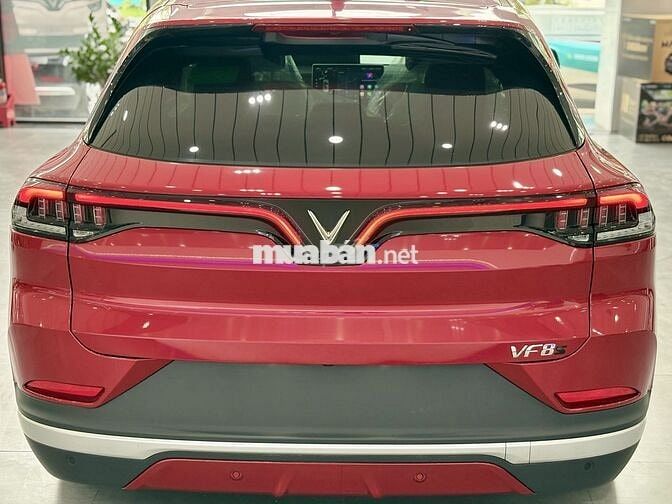 VinFast VF8 2024 S - 25 km