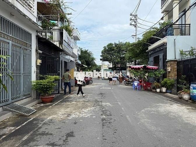 Bán Nhà Hẻm 8m , ngon , rẻ , tốt . Hương Lộ 80 , BHHA , Bình Tân