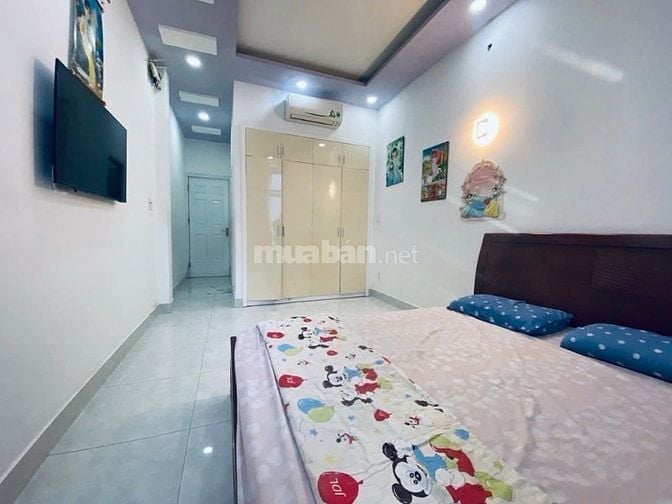 BÁN NHÀ TÔN THẤT THUYẾT VÀI BƯỚC CHÂN RA MẶT TIỀN 
