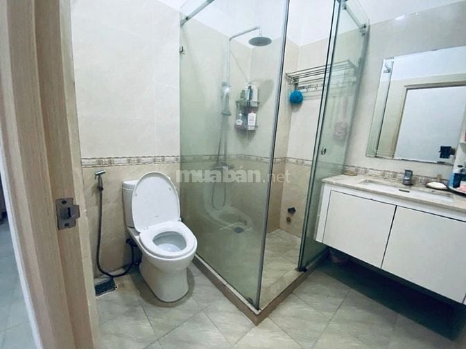 BÁN NHÀ TÔN THẤT THUYẾT VÀI BƯỚC CHÂN RA MẶT TIỀN 