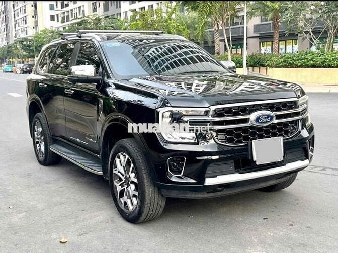 Everest 2023 Titanium 2.0L 4x2 AT - 40000km Giá TL