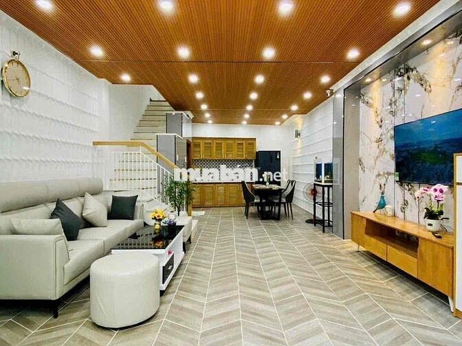 nhà đẹp hẻm xe hơi sổ đẹp ngang lớn gần mặt tiền đầy đủ nội thất