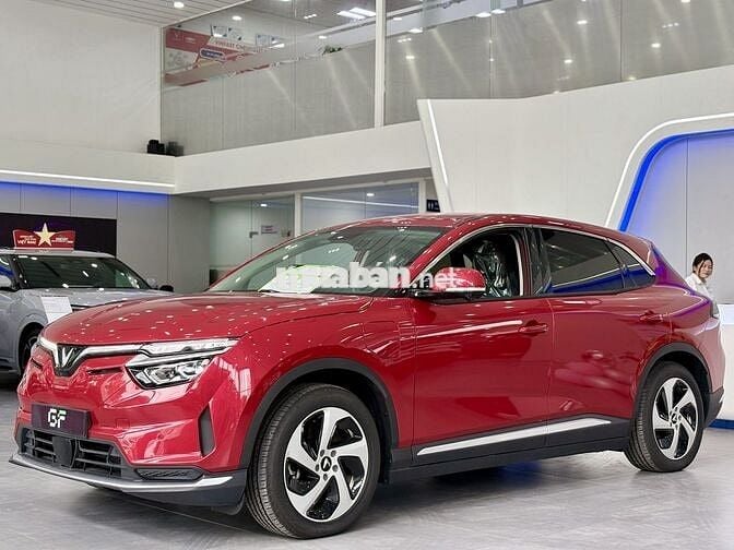 VinFast VF8 2024 S - 25 km
