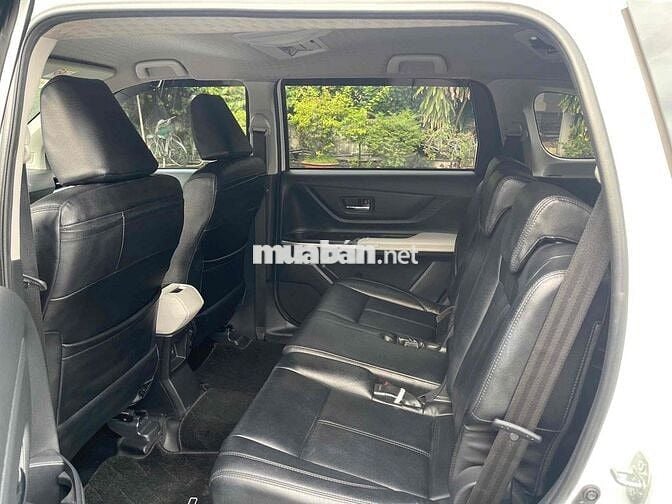 Toyota Veloz Cross Top xe hãng bán có thương lượng