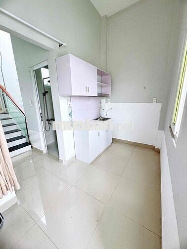 Penthouse tách bếp có ban công siêu rộng, thoáng mát