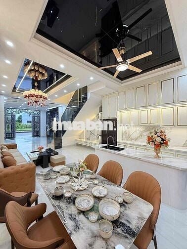 NHÀ PHỐ 3 TẦNG KIẾN TRÚC TÂN CỔ ĐIỂN SANG TRỌNG - TRỤC CHÍNH ĐƯỜNG D1