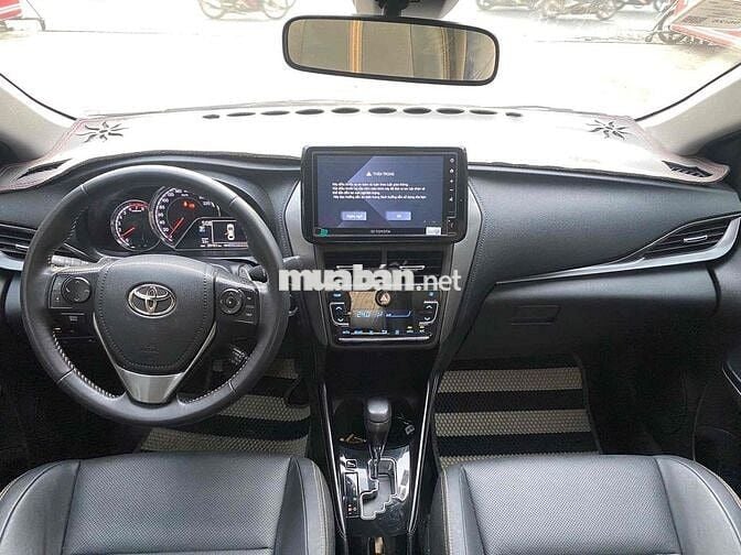 Toyota Vios số tự động G 2024 màu bạc xe zin