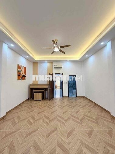 NHÀ PHỐ 3 TẦNG KIẾN TRÚC TÂN CỔ ĐIỂN SANG TRỌNG - TRỤC CHÍNH ĐƯỜNG D1