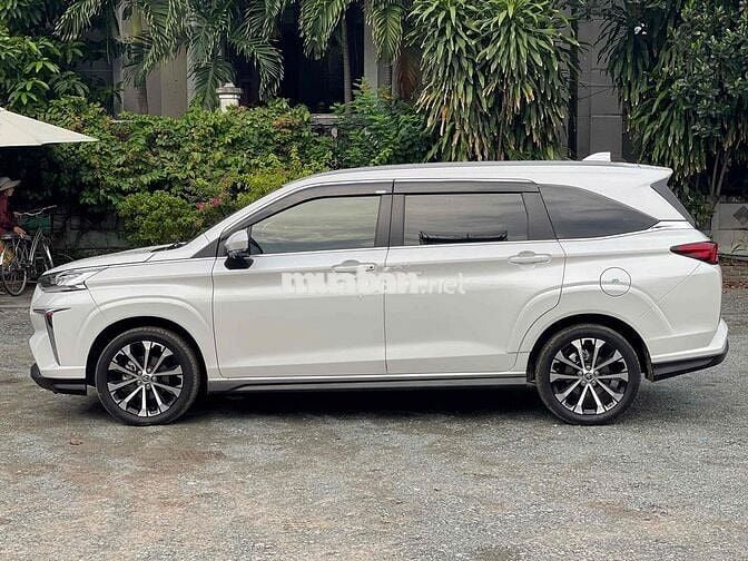 Toyota Veloz Cross Top xe hãng bán có thương lượng