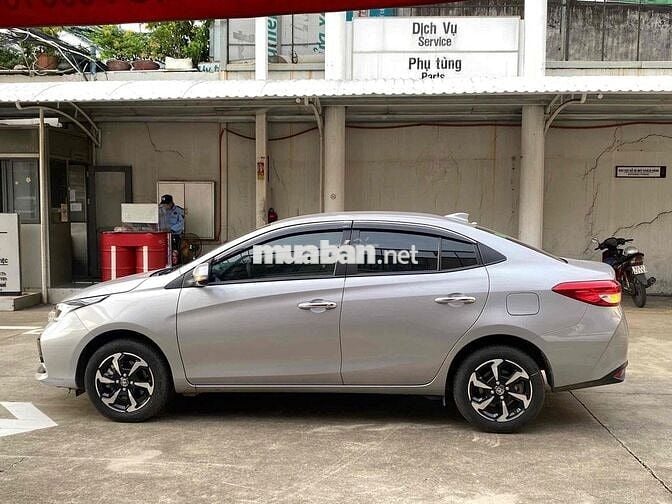 Toyota Vios số tự động G 2024 màu bạc xe zin