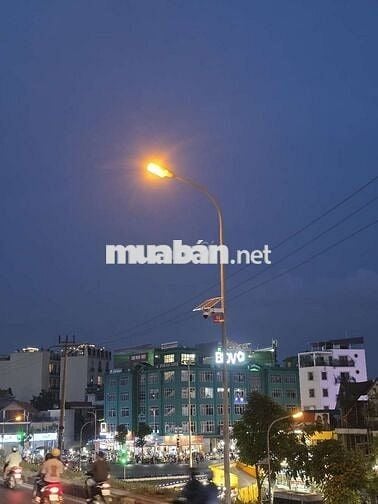 Nhà Ngọc Thụy 4 ngủ dân xây sát ô tô tránh