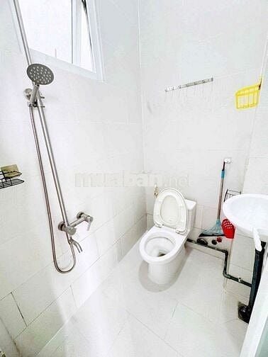 Penthouse tách bếp có ban công siêu rộng, thoáng mát