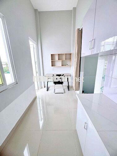 Penthouse tách bếp có ban công siêu rộng, thoáng mát