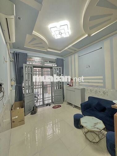 Nhà Q8 gần Võ Văn Kiệt, 120m2 DTSD, đường lớn vào 3 căn tới nhà
