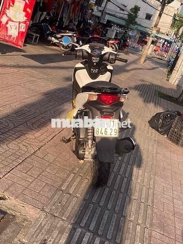 Bán do nhu cầu đổi xe máy móc zin xem xe trực tiếp