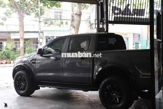 Ford Ranger 2020 XLS như mới-sơn zin nguyên xe