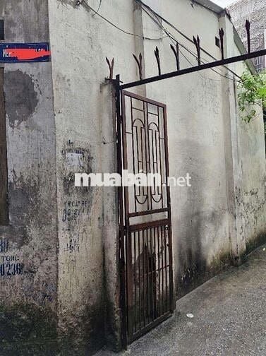 Bán đất kèm nhà cũ 2 tầng Đống Đa
