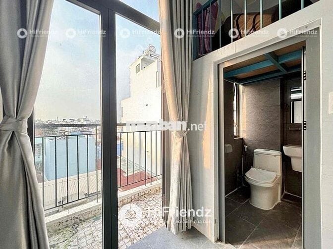 GẤP CẦN NHƯỢNG MỘT CHDV VIEW BAN CÔNG FULL NỘI THẤT CẠNH ĐH CÔNG THU