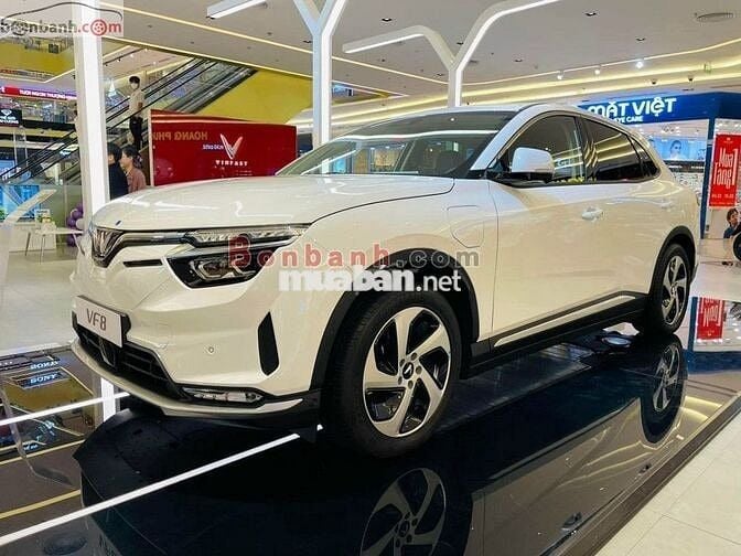 VINFAST VF8 2025