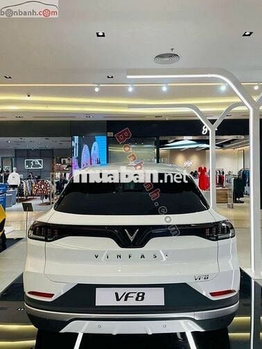 VINFAST VF8 2025