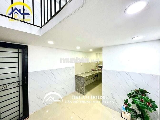 DUPLEX NGAY ĐẦM SEN, GÁC CAO, PHÒNG RỘNG ( SẴN MÁY LẠNH )