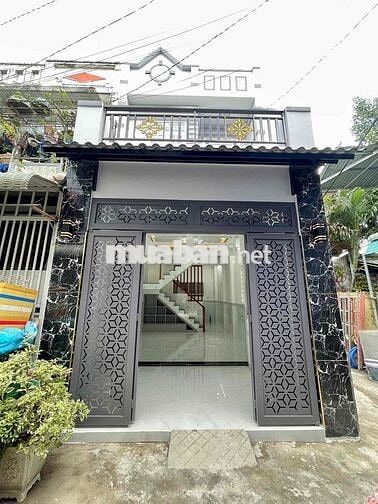 Nhà shc sau lưng Chợ Hóc Môn 4x11m 1 trệt 1 lầu  2pn 2wc sân thựợng