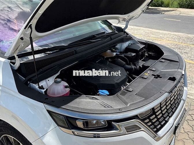 Kia Carnival 2023 Signature 2.2D - 27500 km