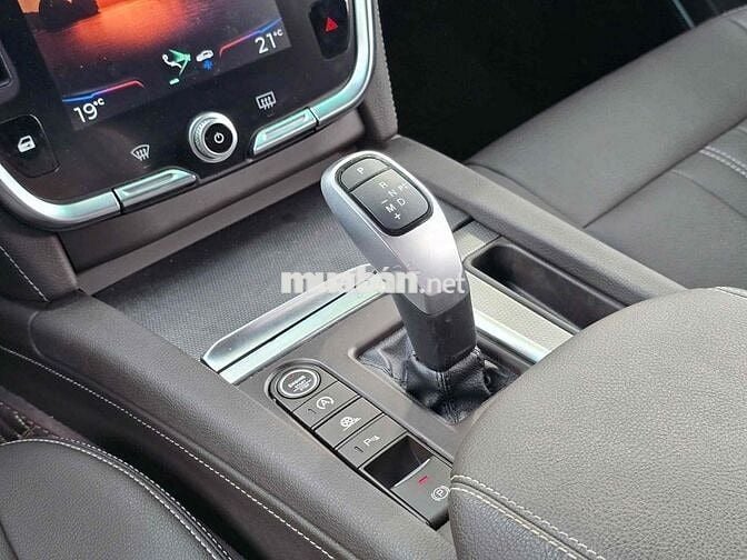 VinFast Lux SA2.0 2020 Plus 2.0 AT - 40000 km