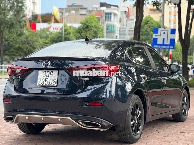 Mazda 3 2018 1.5 AT Sedan - 75000 km