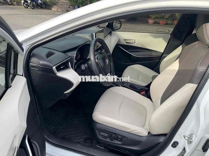 Toyota Corolla Altis 2023 1.8V - 11653 km