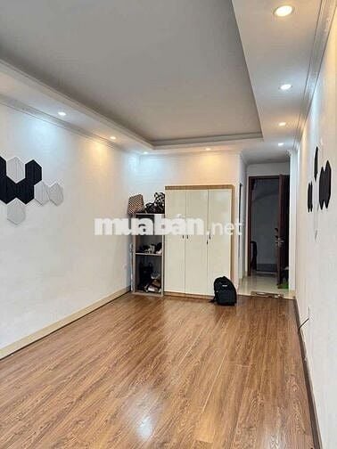 Bán nhà mới đẹp - 10m ra bãi xe - 30m ra ĐSQ Hàn Quốc - 38m chỉ 8,4 tỷ