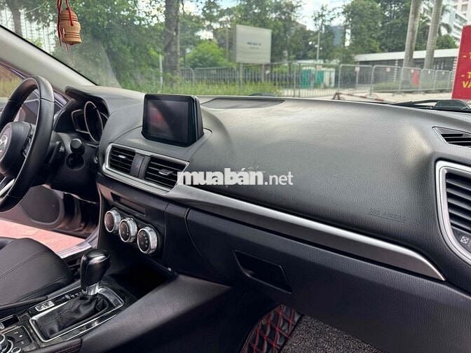 Mazda 3 2018 1.5 AT Sedan - 75000 km